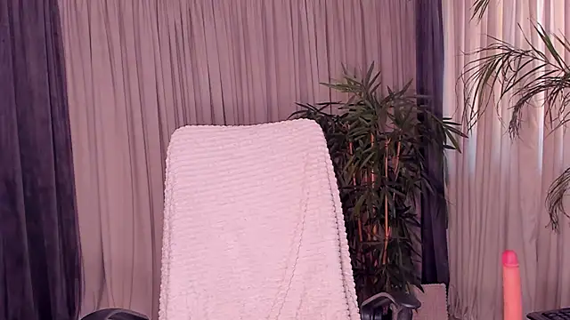 daisyd001 online show from 02/12/25, 09:20