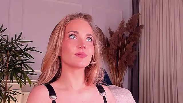 daisyd001 online show from 04/02/26, 08:34