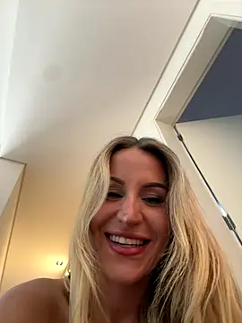 jasminesummer online show from 10/19/25, 07:36