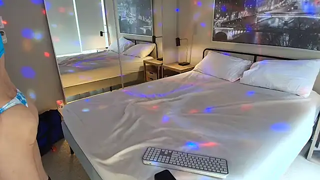 MikyFoxx online show from 02/24/25, 07:52