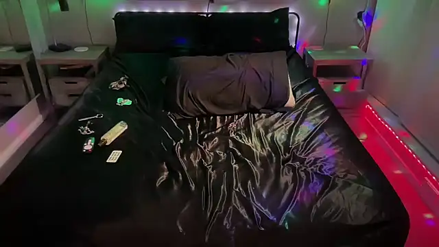 MikyFoxx online show from 02/05/26, 06:07