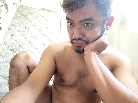 Snapshot of eizy2310 chatting on 12/07/24, 01:14 eizy2310 online show from 12/07/24, 01:14