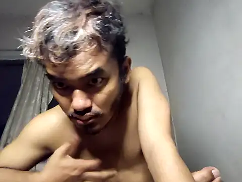 Snapshot of eizy2310 chatting on 12/09/24, 08:12 eizy2310 online show from 12/09/24, 08:12