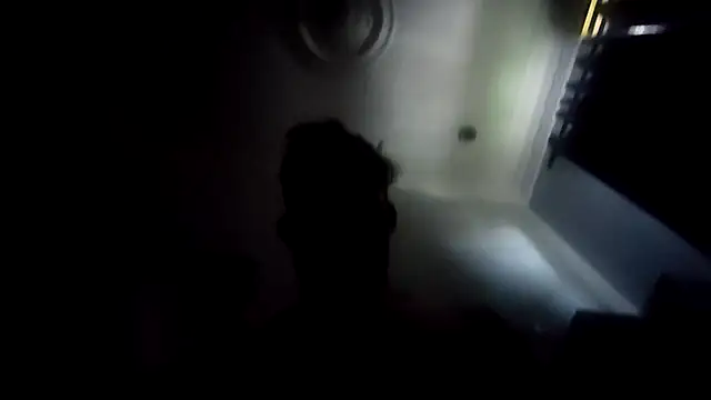 Snapshot of eizy2310 chatting on 11/01/25, 01:07 eizy2310 online show from 11/01/25, 01:07