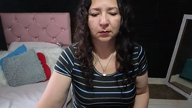 Snapshot of katifoxx chatting on 05/03/26, 07:53 katifoxx online show from 05/03/26, 07:53
