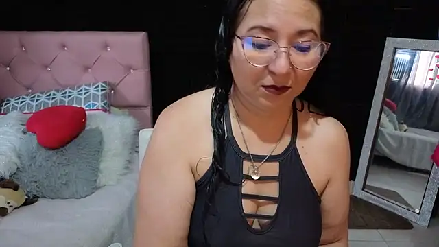 Snapshot of katifoxx chatting on 05/31/26, 04:25 katifoxx online show from 05/31/26, 04:25