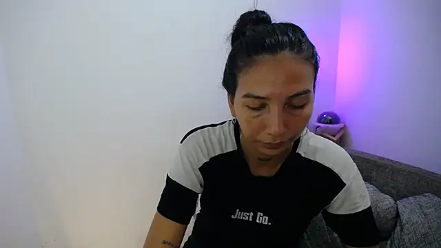 Allyson Smith online show from 01/08/25, 01:53