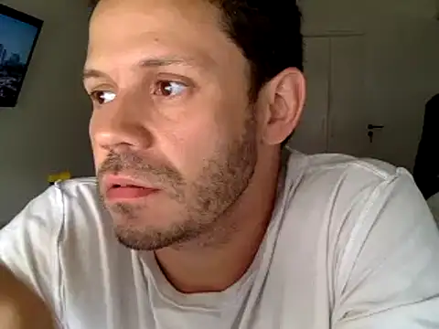 Snapshot of FelipeRiver chatting on 02/04/25, 03:47 FelipeRiver online show from 02/04/25, 03:47