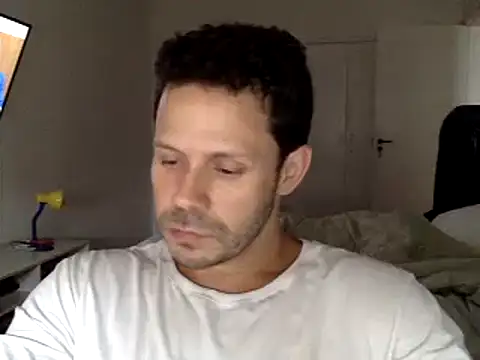 Snapshot of FelipeRiver chatting on 02/04/25, 07:55 FelipeRiver online show from 02/04/25, 07:55