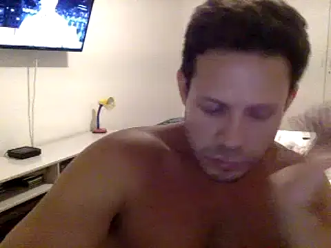 Snapshot of FelipeRiver chatting on 03/11/25, 12:33 FelipeRiver online show from 03/11/25, 12:33