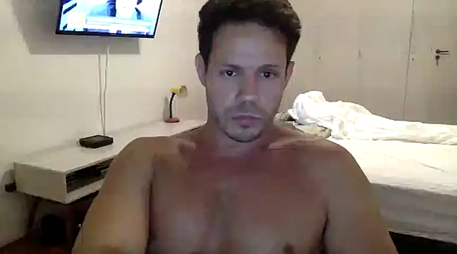 Snapshot of FelipeRiver chatting on 03/11/25, 10:42 FelipeRiver online show from 03/11/25, 10:42