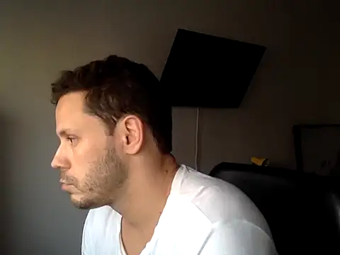 Snapshot of FelipeRiver chatting on 10/11/25, 08:40 FelipeRiver online show from 10/11/25, 08:40