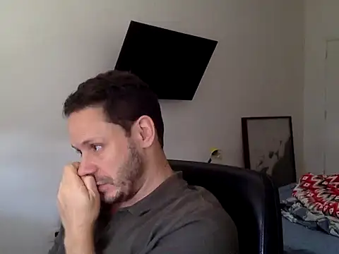 Snapshot of FelipeRiver chatting on 10/17/25, 02:08 FelipeRiver online show from 10/17/25, 02:08