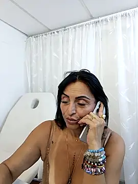 Snapshot of zullyxhot chatting on 04/24/26, 10:45 zullyxhot online show from 04/24/26, 10:45