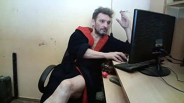 Snapshot of dundyFocus chatting on 03/21/25, 04:29 dundyFocus online show from 03/21/25, 04:29