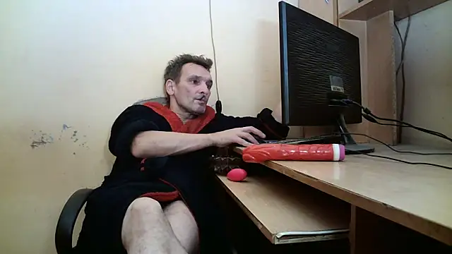 Snapshot of dundyFocus chatting on 10/30/25, 03:35 dundyFocus online show from 10/30/25, 03:35