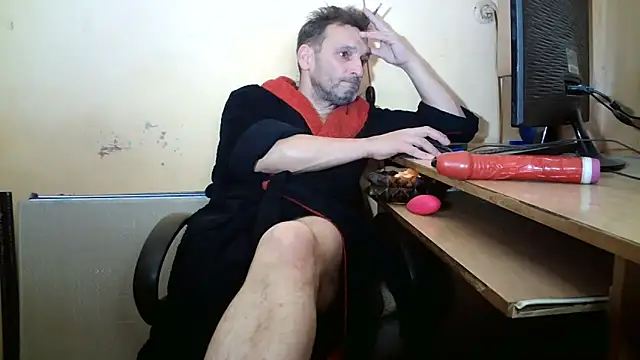 Snapshot of dundyFocus chatting on 12/19/25, 02:46 dundyFocus online show from 12/19/25, 02:46