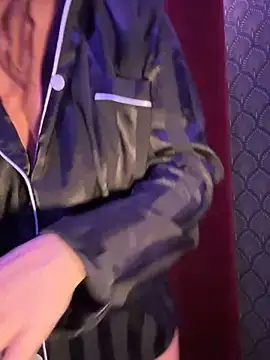 Clara-xoxo online show from 12/07/24, 11:23