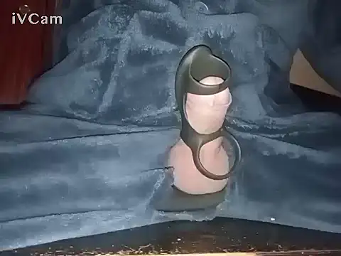 Snapshot of Bigdick666cm chatting on 12/28/24, 05:44 Bigdick666cm online show from 12/28/24, 05:44