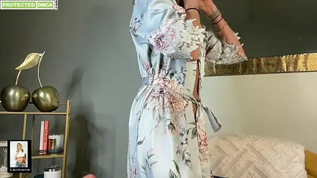 Snapshot of JordynGrange chatting on 01/10/25, 10:46 JordynGrange online show from 01/10/25, 10:46