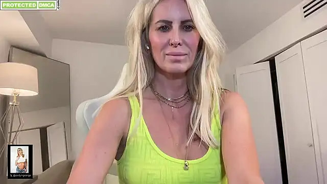 Snapshot of JordynGrange chatting on 10/01/25, 10:49 JordynGrange online show from 10/01/25, 10:49