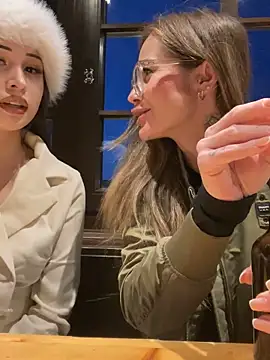 Etwas neugierig online show from 03/10/26, 05:51