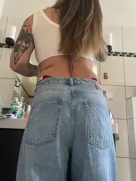 Etwas neugierig online show from 04/07/26, 08:48