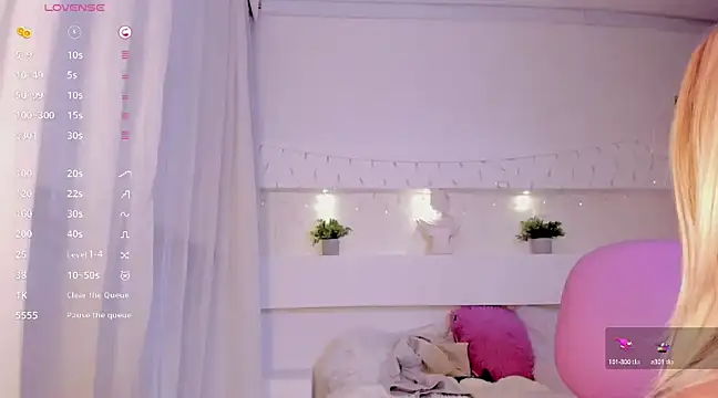 Snapshot of AshleyRoys chatting on 01/05/25, 06:56 AshleyRoys online show from 01/05/25, 06:56