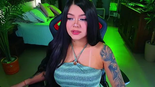 Snapshot of ambarEvans chatting on 06/10/26, 01:17 ambarEvans online show from 06/10/26, 01:17