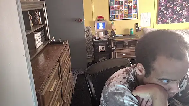 Snapshot of LordSpunFun chatting on 10/14/25, 04:30 LordSpunFun online show from 10/14/25, 04:30