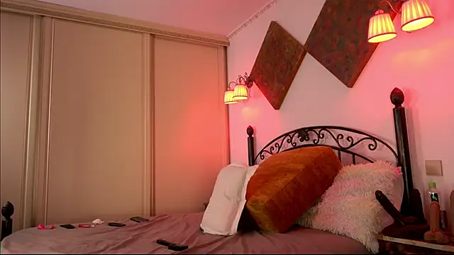 einneuesleben online show from 02/19/25, 09:06