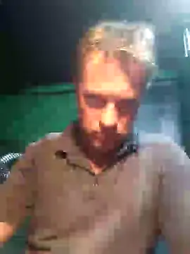 Snapshot of Alvaro2017 chatting on 02/06/25, 02:22 Alvaro2017 online show from 02/06/25, 02:22