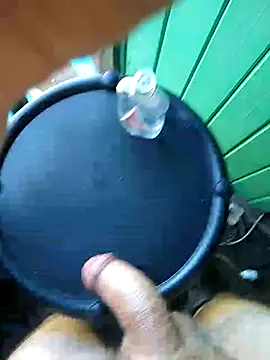 Snapshot of Alvaro2017 chatting on 11/26/25, 01:34 Alvaro2017 online show from 11/26/25, 01:34