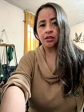 latinfemale online show from 11/10/25, 09:14