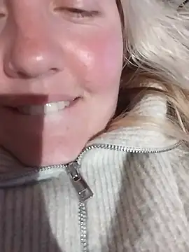 Snapshot of Mllesha74000 chatting on 01/26/25, 07:31 Mllesha74000 online show from 01/26/25, 07:31