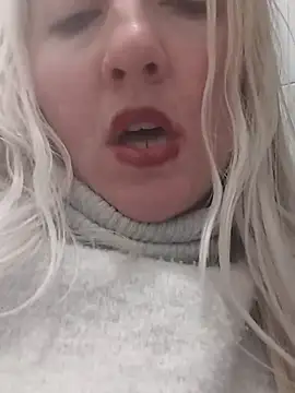 Snapshot of Mllesha74000 chatting on 02/13/25, 03:46 Mllesha74000 online show from 02/13/25, 03:46