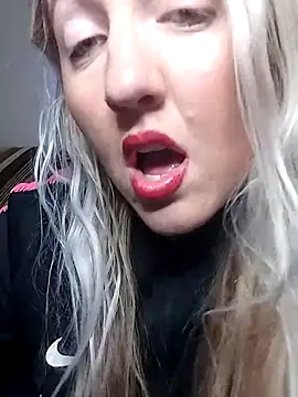 Snapshot of Mllesha74000 chatting on 02/22/25, 04:30 Mllesha74000 online show from 02/22/25, 04:30