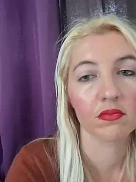 Snapshot of Mllesha74000 chatting on 10/31/25, 01:34 Mllesha74000 online show from 10/31/25, 01:34