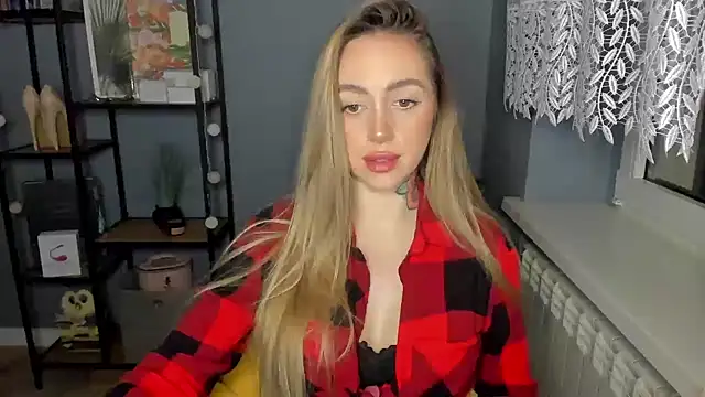 Snapshot of sexyCoralie chatting on 01/04/25, 11:11 sexyCoralie online show from 01/04/25, 11:11