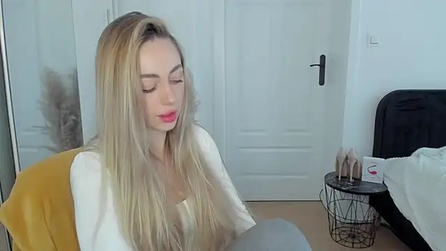 Snapshot of sexyCoralie chatting on 03/17/25, 02:23 sexyCoralie online show from 03/17/25, 02:23