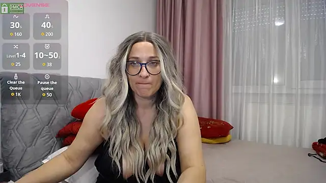 Aphrodite S32 online show from 11/17/25, 08:20