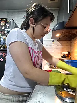 linda-schmidt online show from 02/25/25, 01:09