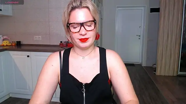 HotTiffani online show from 09/24/25, 09:45