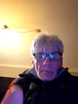 Snapshot of InMeinenMund chatting on 12/03/25, 04:49 InMeinenMund online show from 12/03/25, 04:49