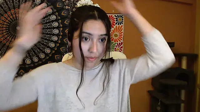 Snapshot of IntimateTales chatting on 02/13/25, 05:33 IntimateTales online show from 02/13/25, 05:33