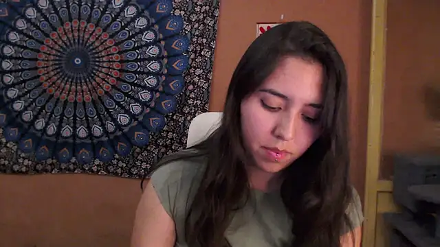 Snapshot of IntimateTales chatting on 09/23/25, 07:06 IntimateTales online show from 09/23/25, 07:06