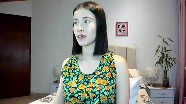 Snapshot of macarena_vallejo chatting on 01/14/25, 01:58 macarena vallejo online show from 01/14/25, 01:58