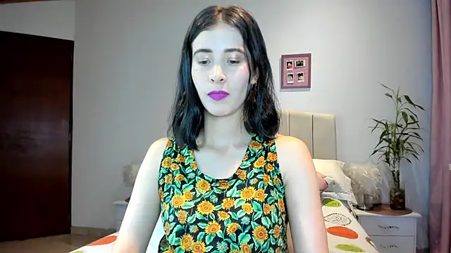 Snapshot of macarena_vallejo chatting on 03/21/25, 01:13 macarena vallejo online show from 03/21/25, 01:13