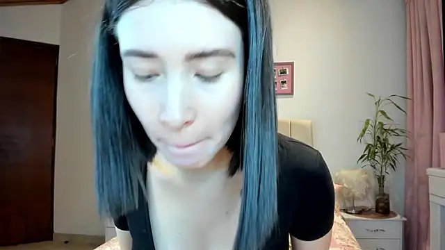 Snapshot of macarena_vallejo chatting on 09/16/25, 02:56 macarena vallejo online show from 09/16/25, 02:56