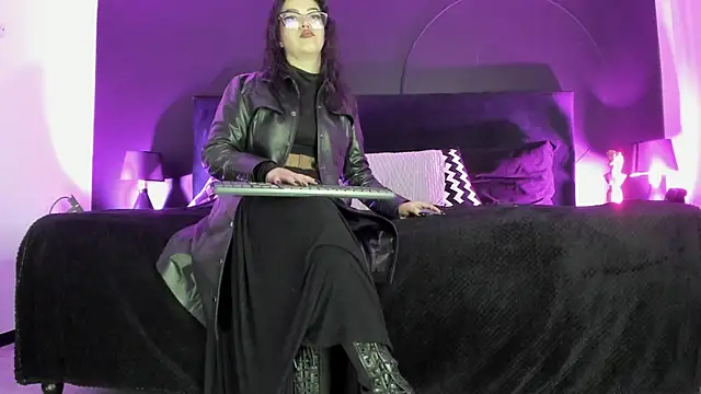  Jade 16 online show from 02/14/25, 11:53